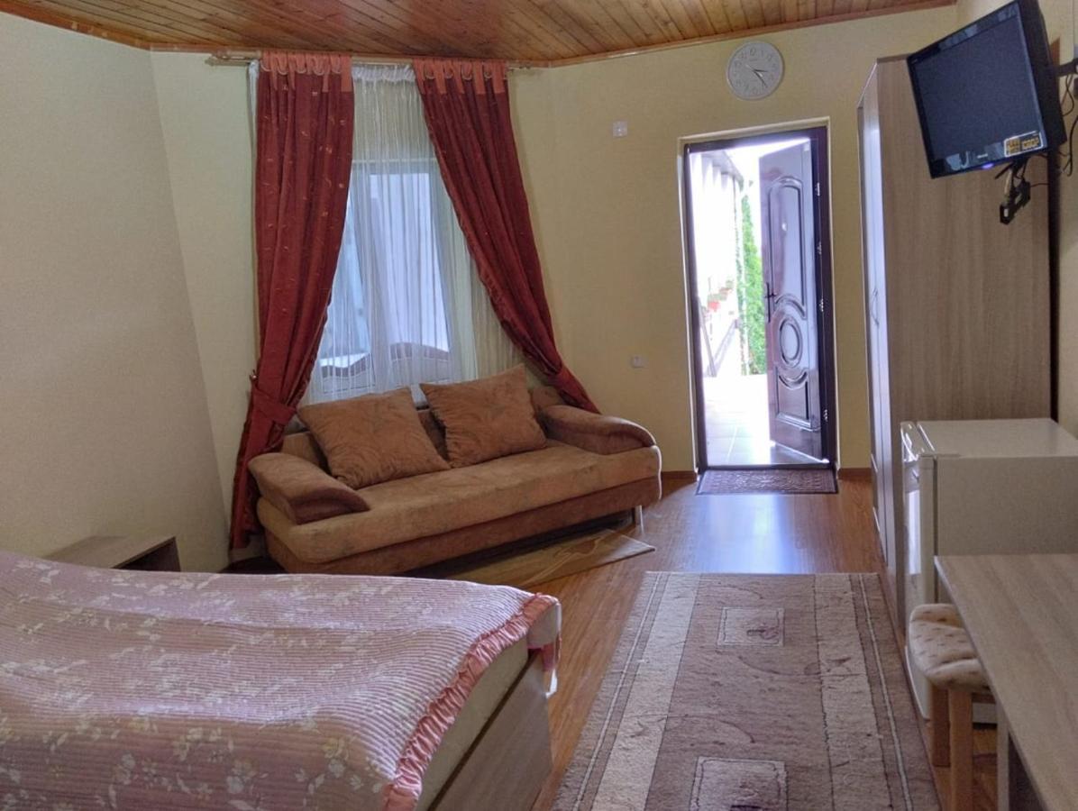Hotel В Гостях На Иссык-Куле Tscholponata Exterior foto